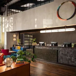 The Gantry London, Curio Collection By Hilton فندق