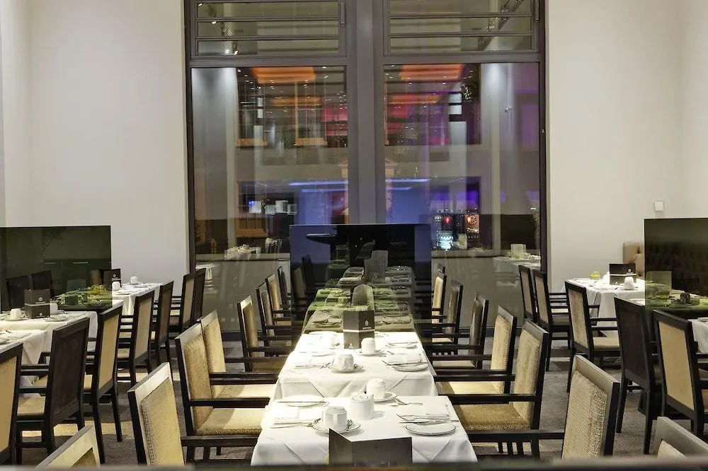 Hotel Leonardo Royal London Tower Bridge 4*,